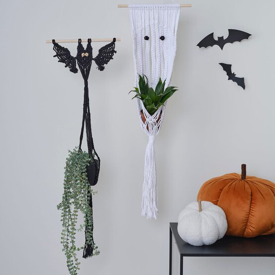 How to Make a Macrame Bat and Ghost Plant Hanger image number 1