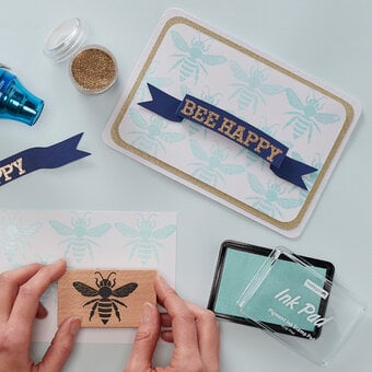 How to Make a Heat Embossed Bee Card