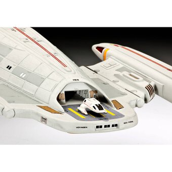 Revell Star Trek USS Voyager Model Kit 1:670 image number 8