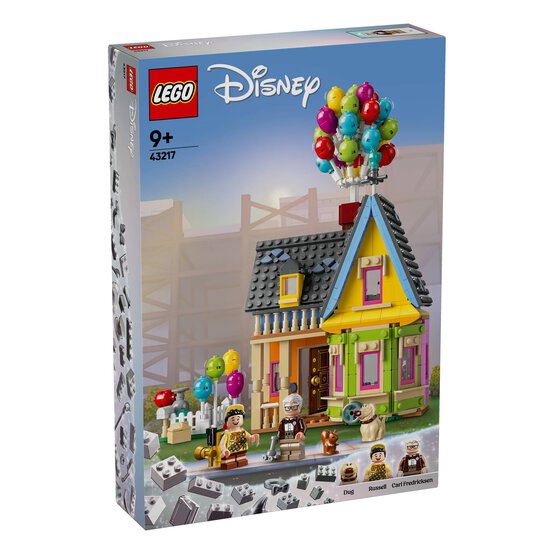 LEGO Up House image number 1