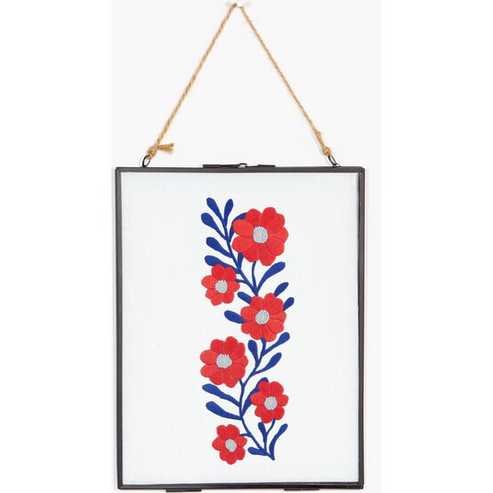 FREE PATTERN DMC Poppy Garland Embroidery 0186 image number 3