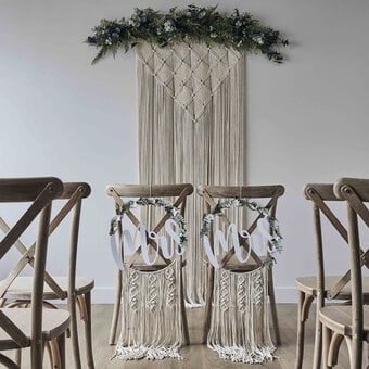 How to Make a Garland for Your Wedding