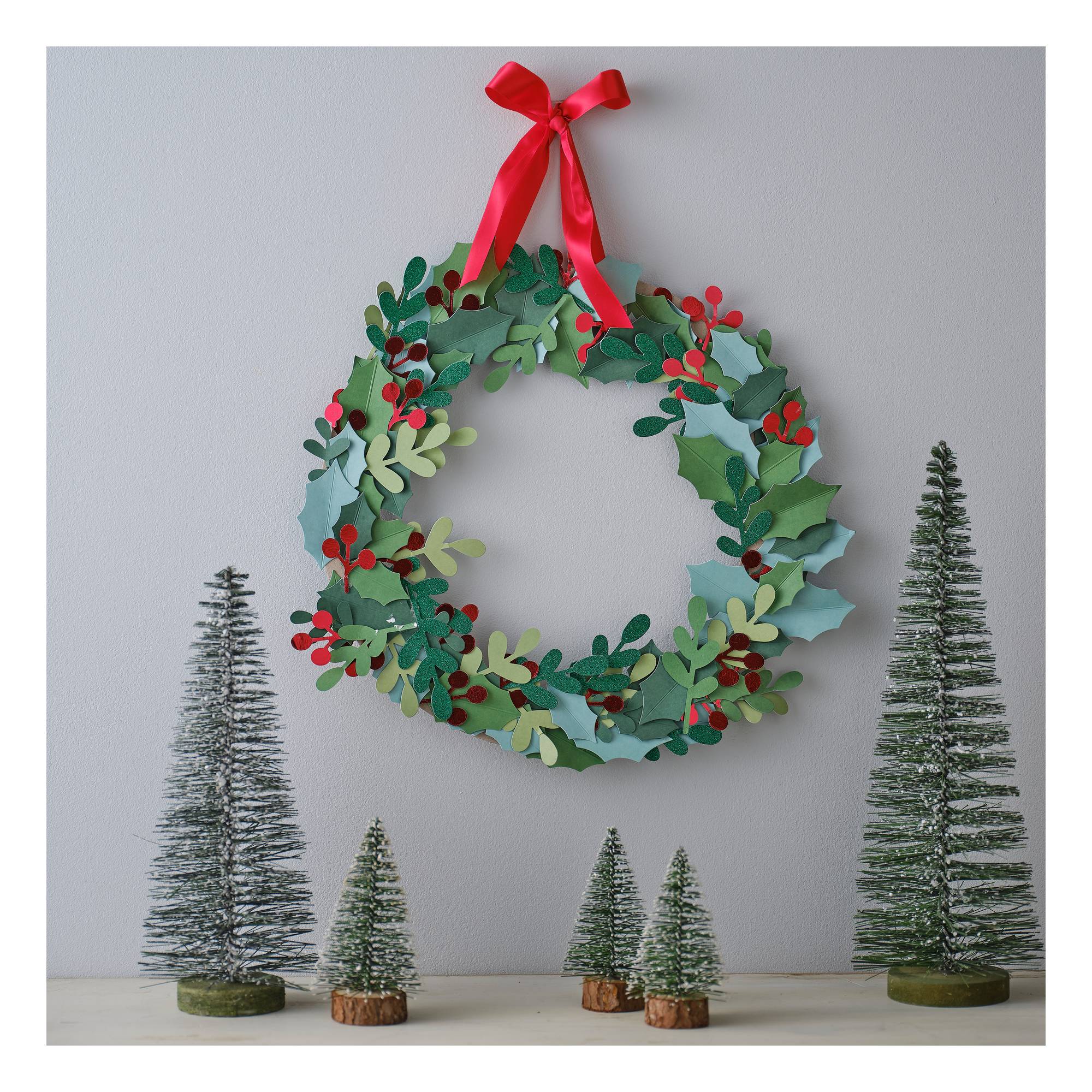 Paper Wreath Kit Hobbycraft