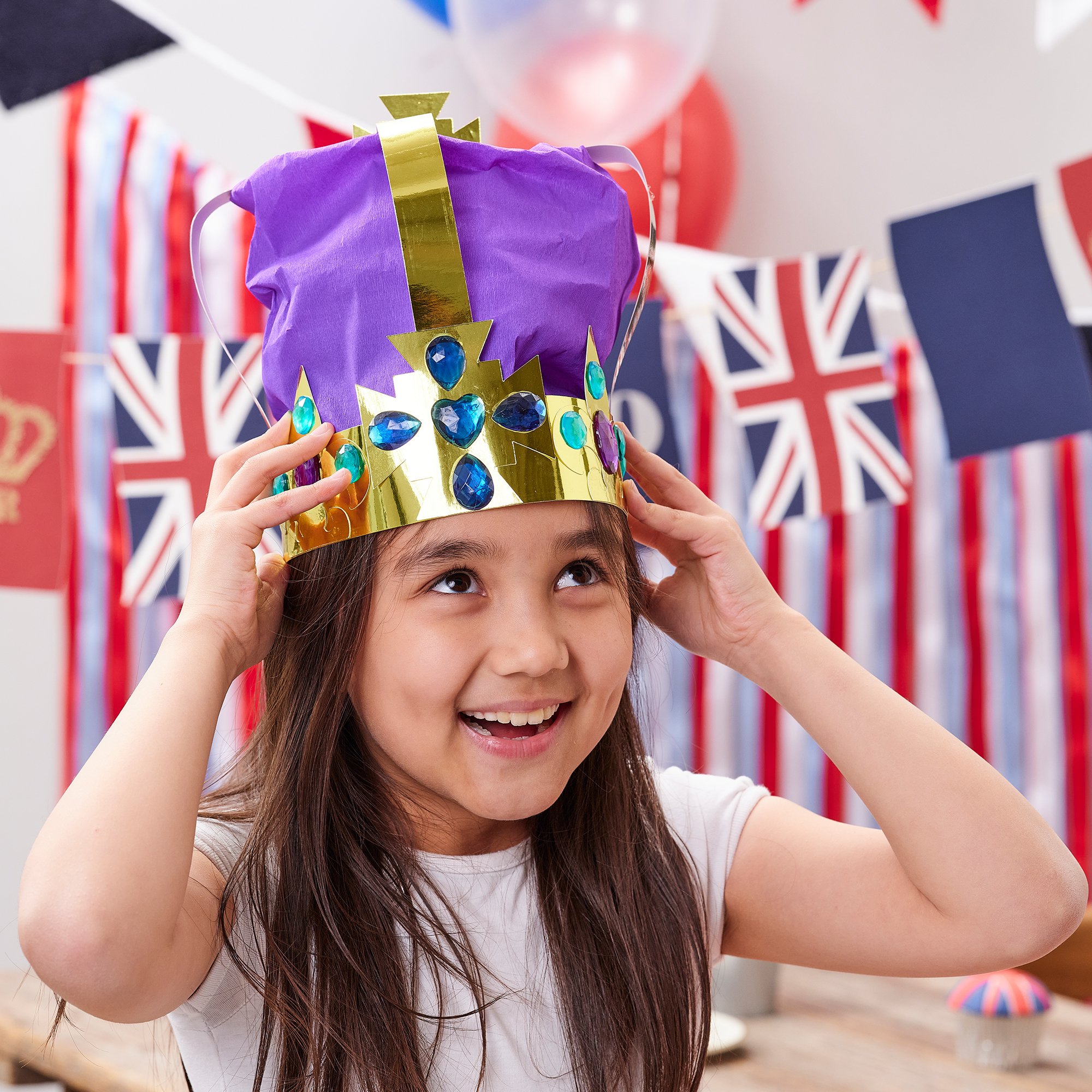 How to Make a Showstopper Crown | Hobbycraft